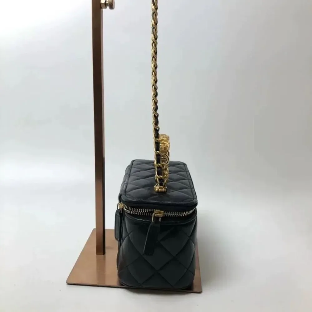 CHANEL brand color